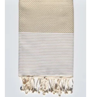 toalla de playa beige con rayas  - 1