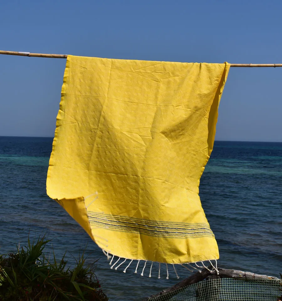 Toalla de playa thalasso amarilla con motivos azul oscuro Fouta Tunisia - 3