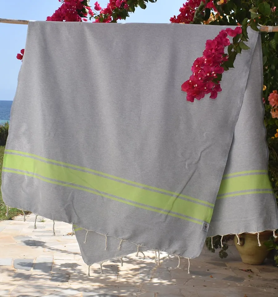 Toalla de playa gris con bandas verde lima Fouta Tunisia - 2