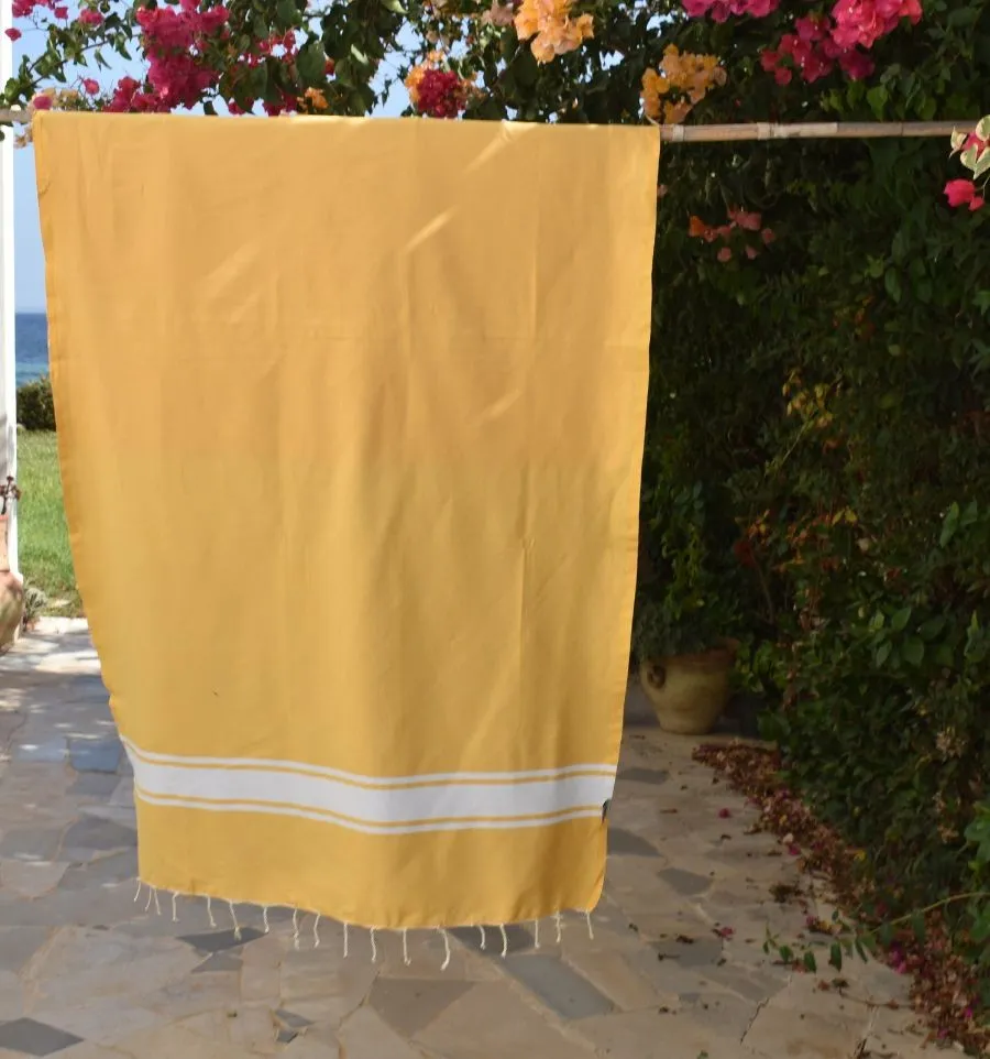 Toalla de playa amarillo oscuro - Grande, suave y sostenible