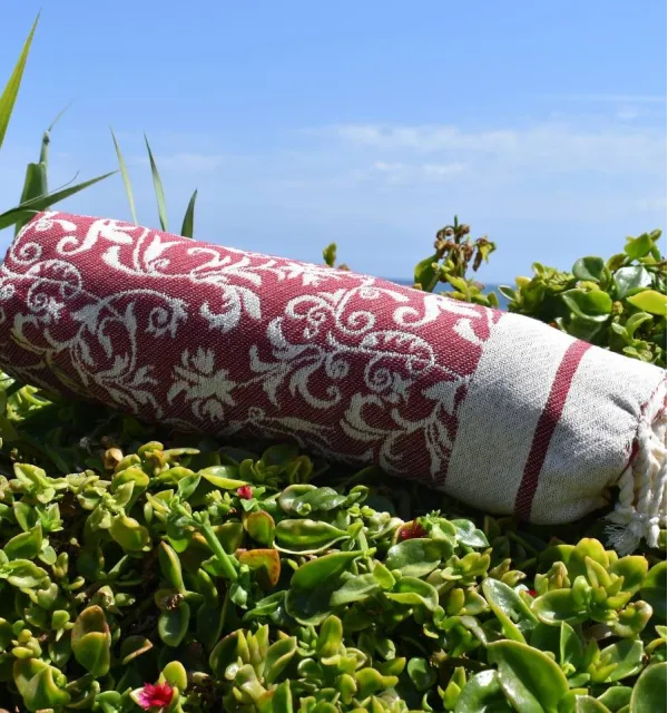 Toalla de playa Versailles burdeos – Fouta con diseño floral, toalla de playa burdeos, toalla jacquard