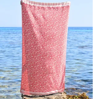 Toalla de playa Versailles roja – Suave, absorbente y elegante, ideal para playa y hammam