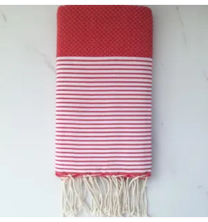toalla de playa rojo cereza