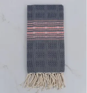Fouta thalasso azul con patrones rosas 