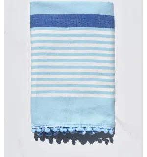 Fouta blanc sale, bleu et azurin avec pompons