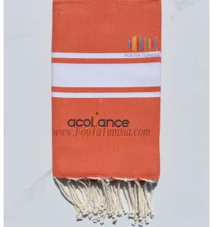Toalla de playa naranja con bordado 