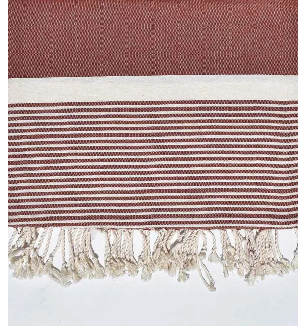 cubre cama promedio 1.5*2.5m ladrillo rojo  - 1